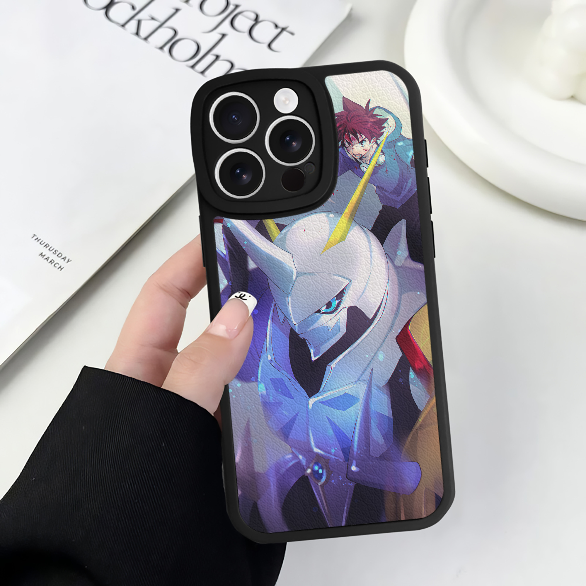 （画像用） Digimon デジタルモンスター/デジモン 【iPhone 16シリーズ対応】シリコンスマホケース（レザー調） 材質：シリコン